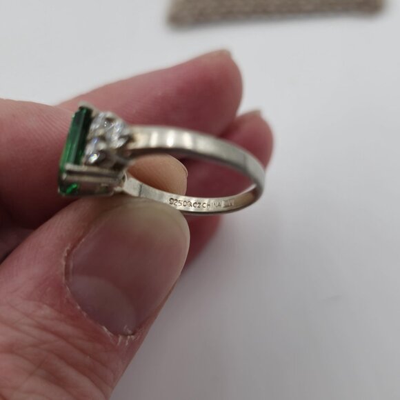 Size 6 Sterling Silver Beautiful Green Cubic Zirconia Gem Ring A3672 - Picture 6 of 9